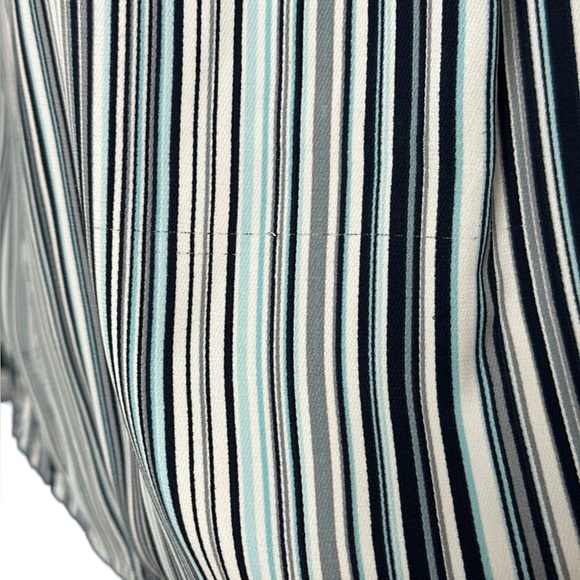 Cleo lightweight stretch Sleeveless Top - Picture 8 of 9